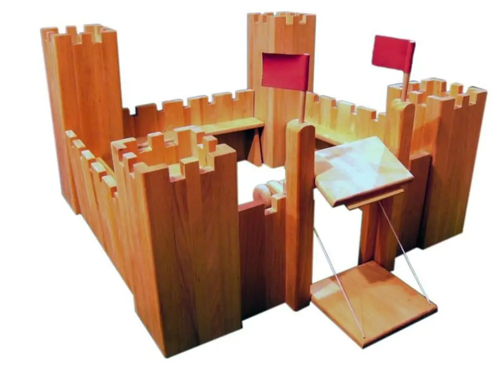Estia Holzspiel Design brand German-made wooden toy castle (Ronneburg castle inspired).