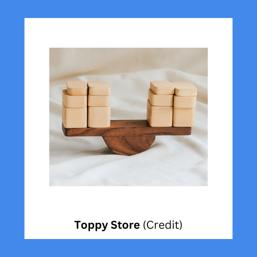 Toppy Store Minimalist Flat Wooden Balance Scale